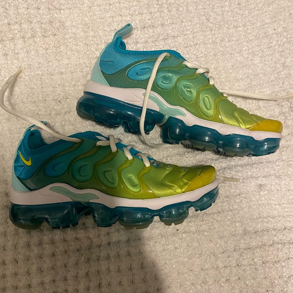 Nike Kids Air Vapormax Blue and Green Sneakers